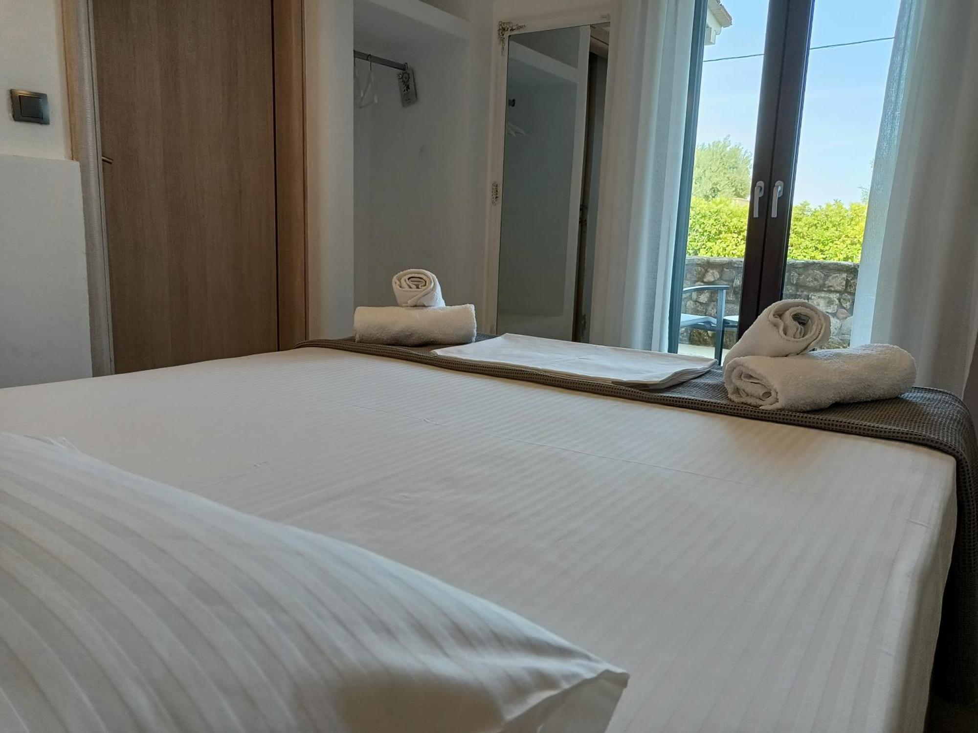 Ferienwohnung Marios Garden House Áfitos Zimmer foto